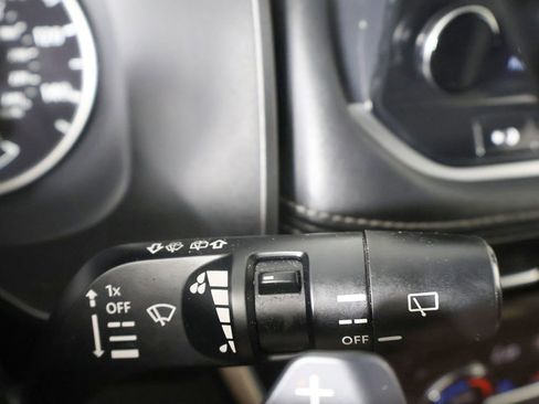 Used 2023 Nissan Rogue SL AWD/4WD image 41