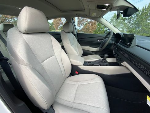 Used 2025 Honda Accord SE image 13