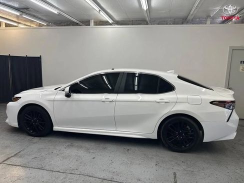 Used 2023 Toyota Camry SE FWD image 4