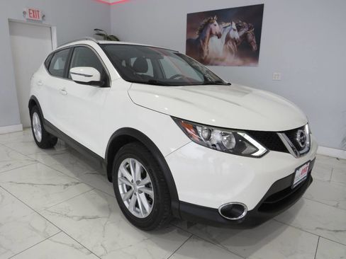 Used 2017 Nissan Rogue Sport SV w/ SV All-Weather Package image 2