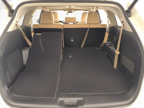 Used 2021 Toyota Highlander Limited image 13