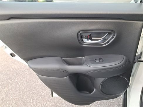 Certified 2023 Honda HR-V LX image 13