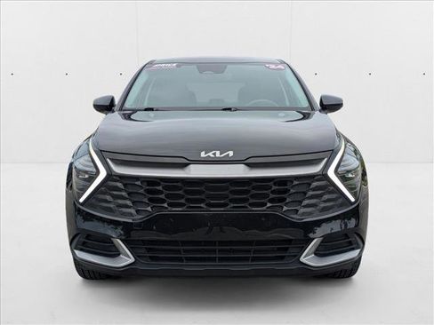 Used 2024 Kia Sportage LX image 2