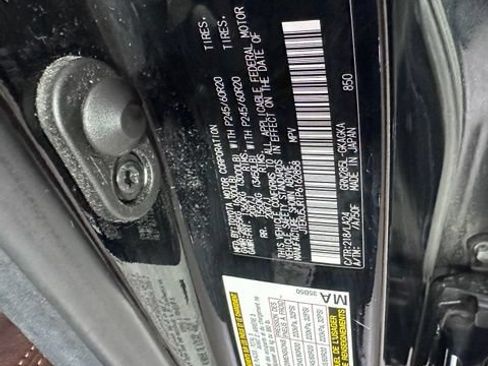 Used 2023 Toyota 4Runner Limited AWD/4WD image 35