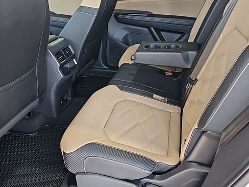 New 2026 Volkswagen Atlas Cross Sport SE image 23