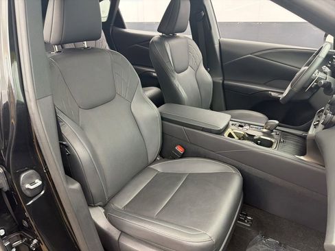 Used 2024 Lexus RX 350 Premium w/ Kick Sensor & Tow Package AWD/4WD image 28