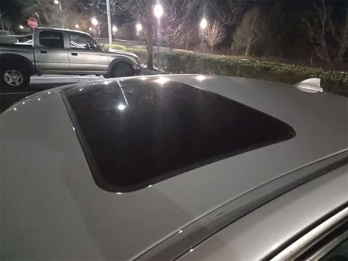 Used 2017 BMW 330i xDrive Sedan image 8