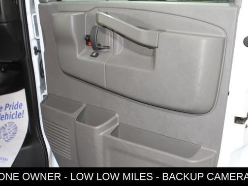 Used 2019 Chevrolet Express 3500 w/ Driver Convenience Package RWD image 21