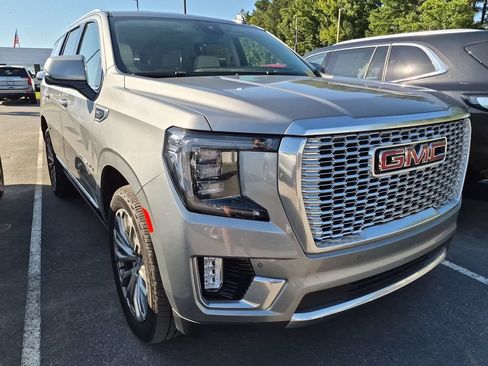 Used 2023 GMC Yukon Denali AWD/4WD image 14