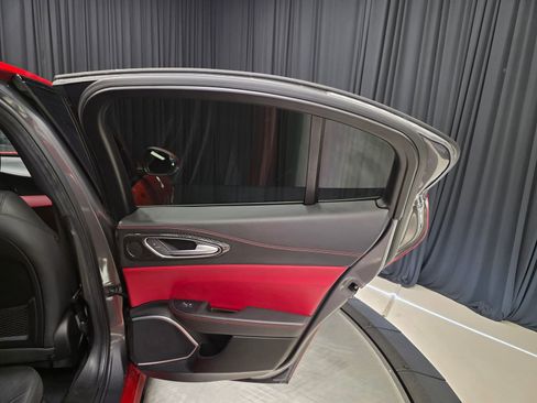 Used 2017 Alfa Romeo Giulia Quadrifoglio image 44