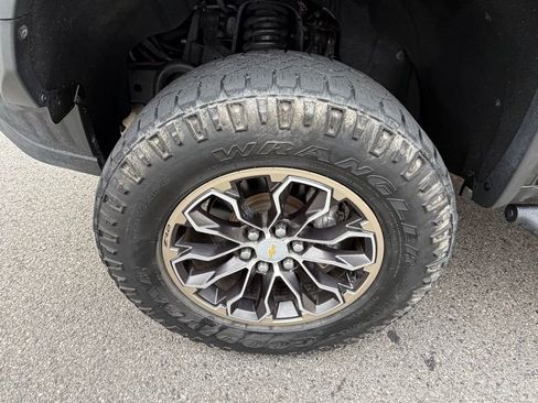 Used 2017 Chevrolet Colorado ZR2 image 13