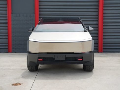 Used 2024 Tesla Cybertruck AWD Crew Cab image 2