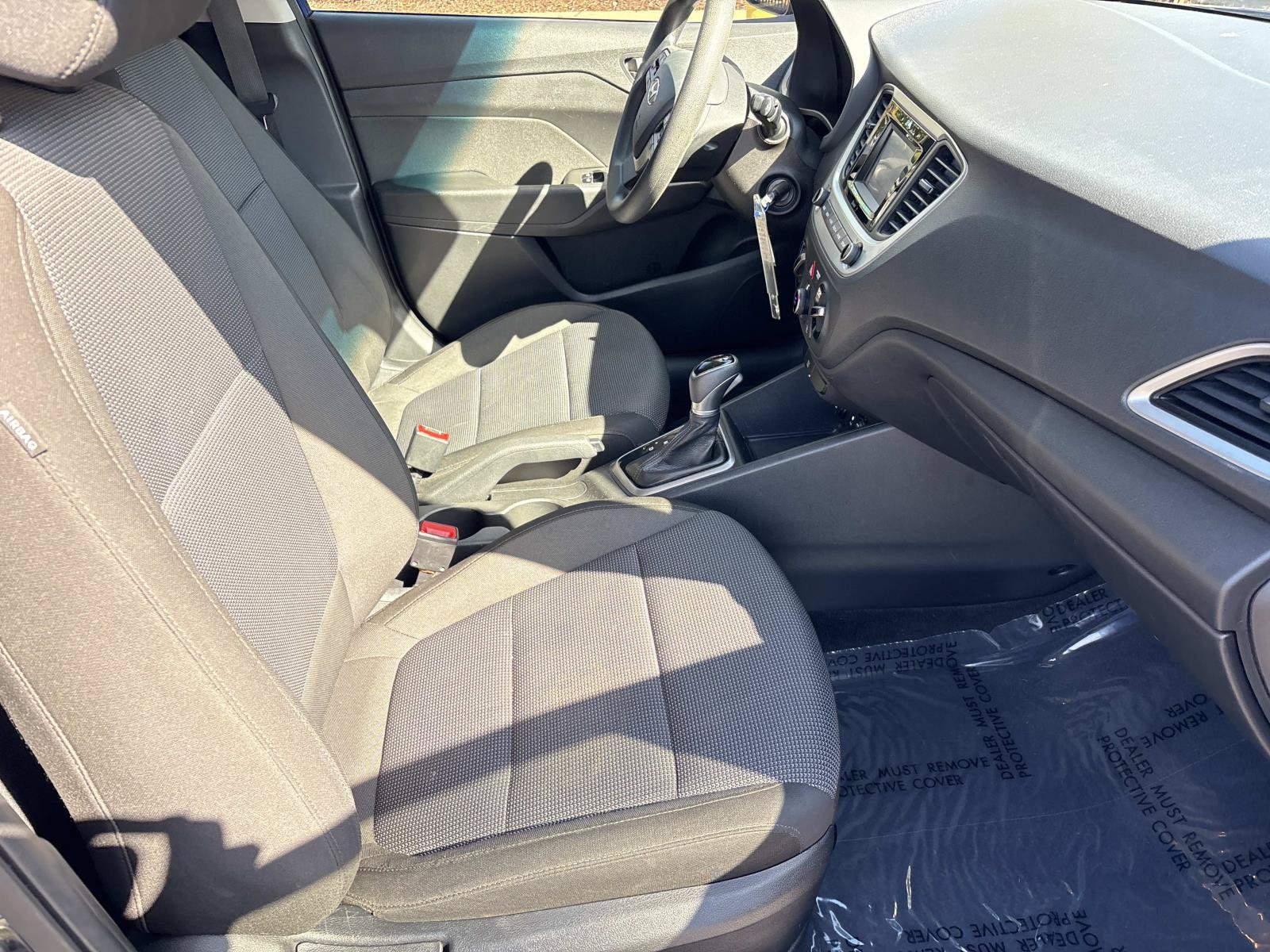 Used 2022 Hyundai Accent SE FWD image 34