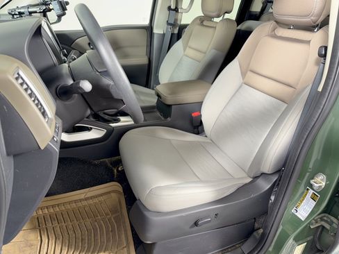Used 2022 Nissan Frontier SV AWD/4WD image 5