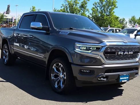 Used 2022 RAM 1500 Limited w/ Body-Colour Bumper Group AWD/4WD image 2