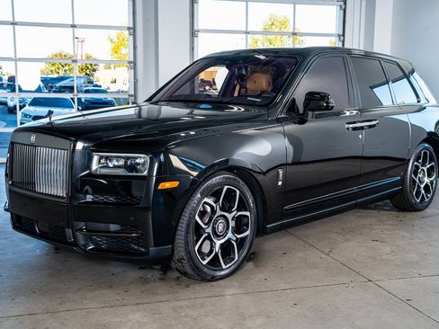 Used 2022 Rolls-Royce Cullinan Black Badge image 12