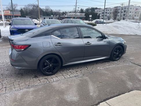 Used 2022 Nissan Sentra SR w/ Midnight Edition image 17