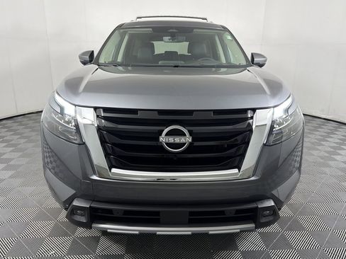 Used 2025 Nissan Pathfinder Platinum w/ Cargo Package image 2