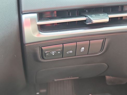 Certified 2025 Hyundai Santa Cruz SEL FWD image 15