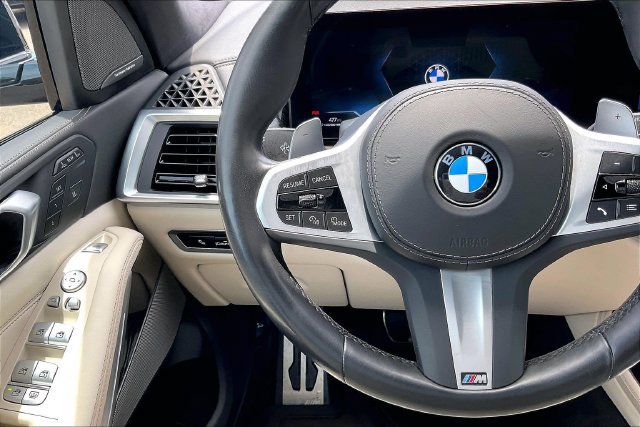 Used 2024 BMW X7 xDrive40i w/ M Sport Package AWD/4WD image 18