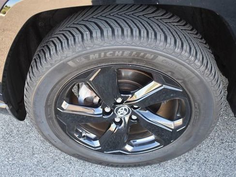 Used 2019 Toyota RAV4 XSE w/ XSE Weather Package AWD/4WD image 15