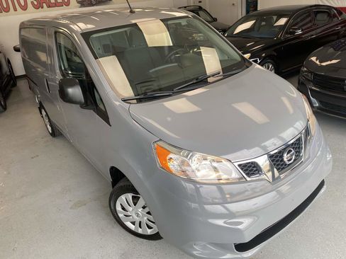 Used 2019 Nissan NV200 SV image 9