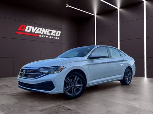 Used 2023 Volkswagen Jetta SE FWD image 2