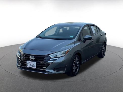 Used 2025 Nissan Versa SV FWD image 7
