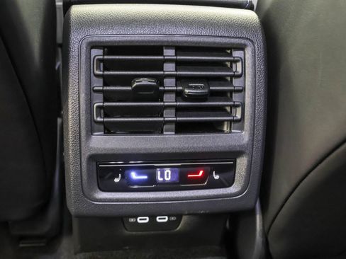 Used 2022 Volkswagen Golf R AWD/4WD image 38