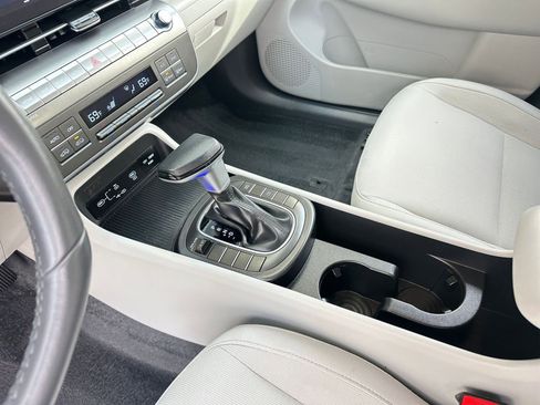 Used 2025 Hyundai Kona SEL image 41