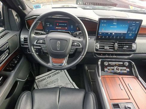 Used 2022 Lincoln Navigator Reserve AWD/4WD image 14