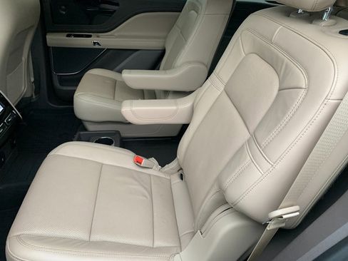 Certified 2022 Lincoln Aviator Reserve w/ Elements Package Plus image 16