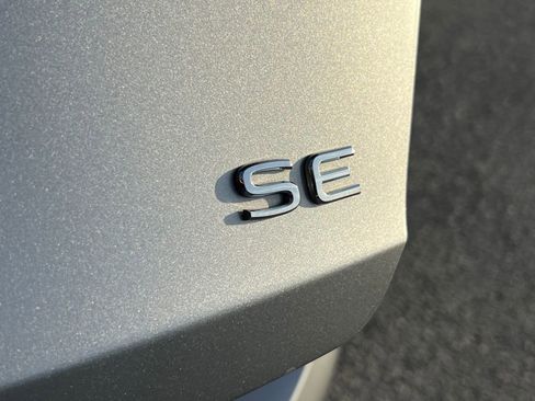 Used 2024 Volkswagen Jetta SE image 14