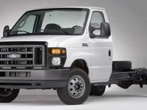 Used 2012 Ford E-450 and Econoline 450 Super Duty w/ Shuttle Bus Prep Pkg RWD image 1