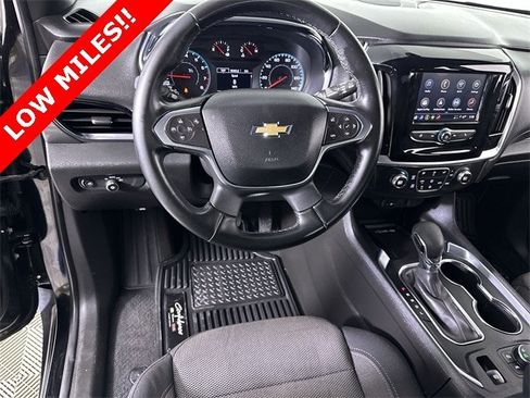 Used 2023 Chevrolet Traverse LT image 21