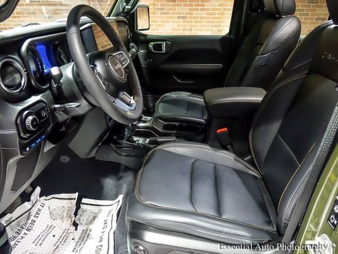 Used 2024 Jeep Wrangler Unlimited Sahara w/ Technology Group image 14