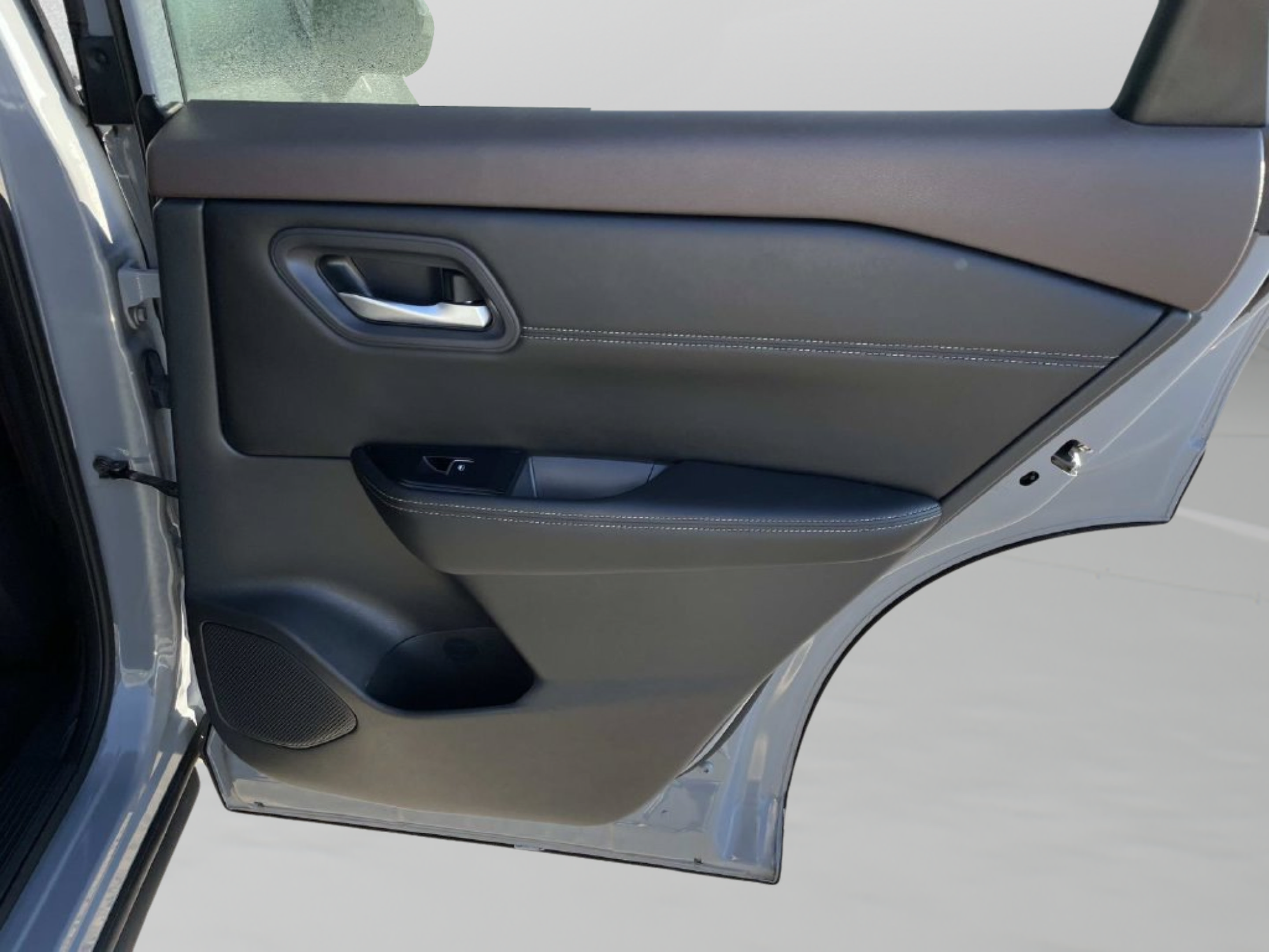 Used 2023 Nissan Rogue SL FWD image 14
