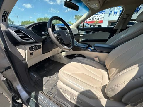 Used 2018 Lincoln MKX Select w/ Select Plus Package FWD image 13