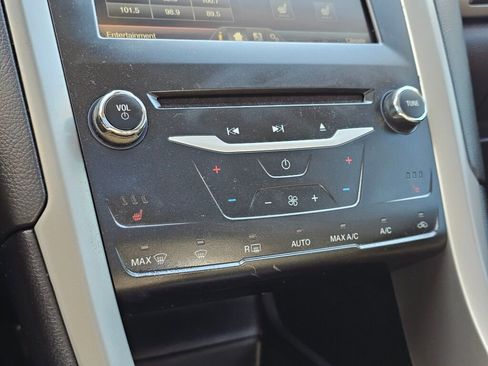 Used 2015 Ford Fusion SE w/ Equipment Group 502A image 23