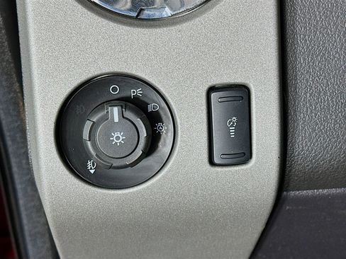 Used 2015 Ford F250 Lariat w/ Chrome Package image 16