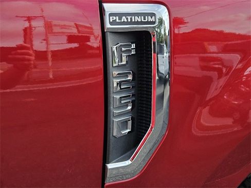 Used 2019 Ford F250 Platinum w/ Platinum Ultimate Package image 17