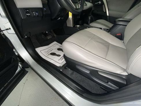 Used 2014 Toyota RAV4 XLE AWD/4WD image 12