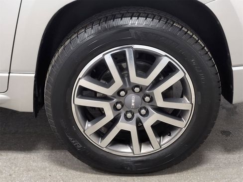 Used 2013 GMC Acadia Denali image 14