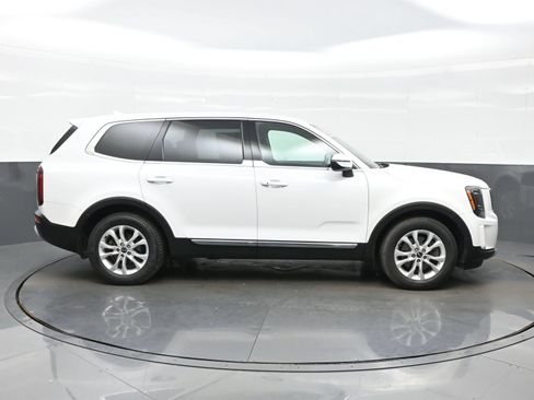 Used 2020 Kia Telluride LX AWD/4WD image 7