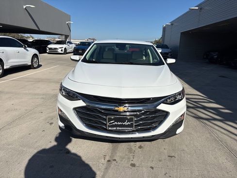 Used 2024 Chevrolet Malibu LT image 2