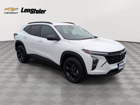 New 2026 Chevrolet Trax LT w/ Driver Confidence Package FWD image 4
