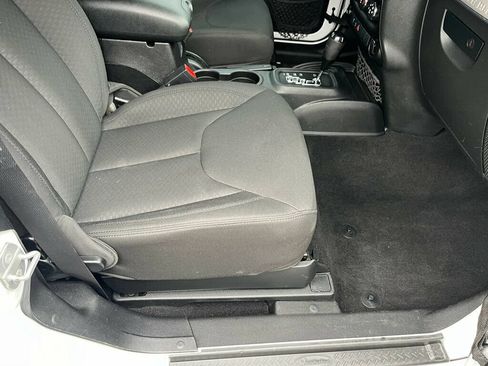 Used 2015 Jeep Wrangler Sport AWD/4WD image 31