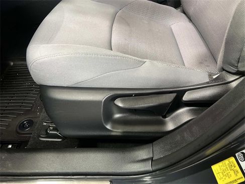 Used 2023 Toyota Corolla SE image 19