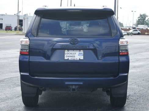 Used 2023 Toyota 4Runner SR5 Premium w/ Moonroof Package AWD/4WD image 3