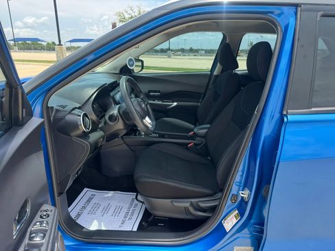 Used 2023 Nissan Kicks SV FWD image 18